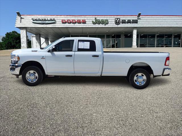 2022 RAM 3500 Tradesman Crew Cab 4x4 8 Box