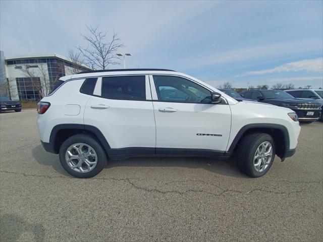 2024 Jeep Compass COMPASS LATITUDE 4X4