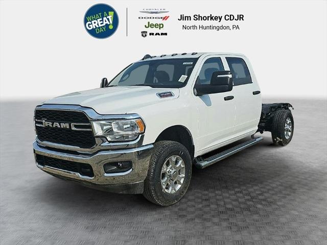 2024 RAM Ram 3500 Chassis Cab RAM 3500 TRADESMAN CREW CAB CHASSIS 4X4 60 CA