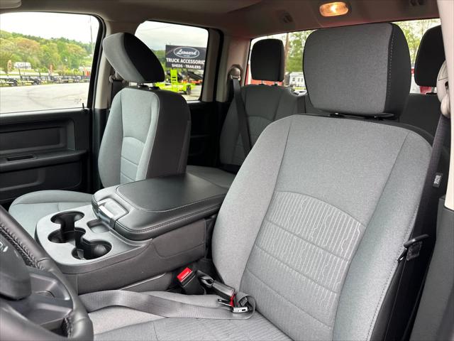 2024 RAM Ram 1500 Classic RAM 1500 CLASSIC TRADESMAN QUAD CAB 4X4 64 BOX