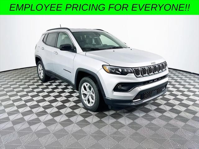 2024 Jeep Compass COMPASS LATITUDE 4X4