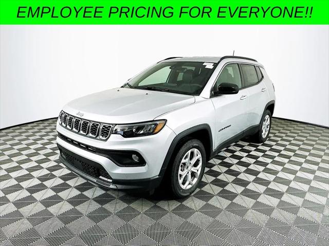 2024 Jeep Compass COMPASS LATITUDE 4X4