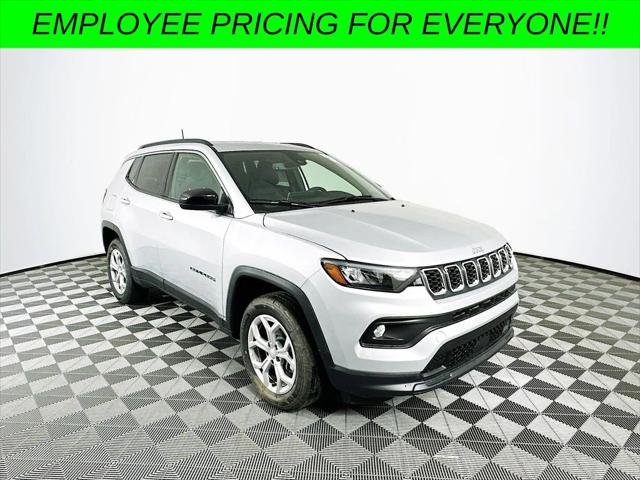 2024 Jeep Compass COMPASS LATITUDE 4X4