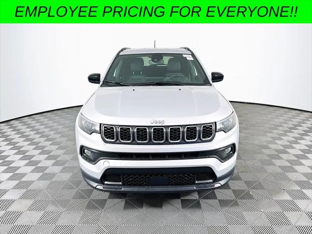 2024 Jeep Compass COMPASS LATITUDE 4X4