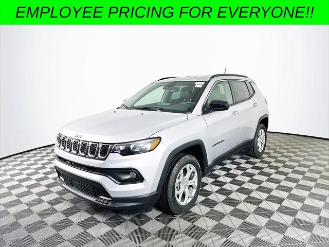 2024 Jeep Compass COMPASS LATITUDE 4X4