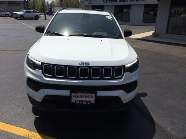 2023 Jeep Compass Latitude Lux FWD 2023 Jeep Compass Latitude Lux FWD