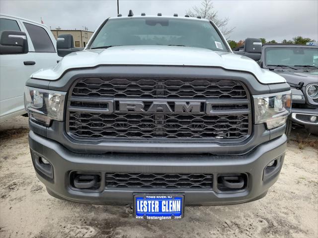 2024 RAM Ram 3500 Chassis Cab RAM 3500 TRADESMAN CREW CAB CHASSIS 4X4 60 CA 2024 RAM Ram 3500 Chassis Cab RAM 3500 TRADESMAN CREW CAB CHASSIS 4X4 60 CA