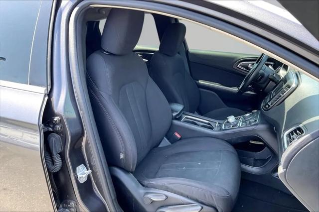 2016 Chrysler 200 Limited