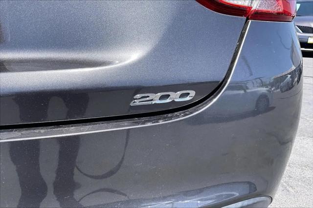 2016 Chrysler 200 Limited