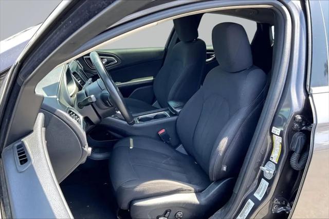 2016 Chrysler 200 Limited
