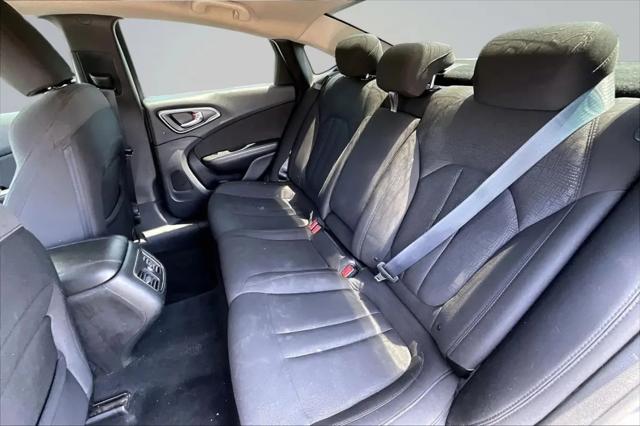 2016 Chrysler 200 Limited