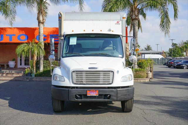 2013 Freightliner M2 106