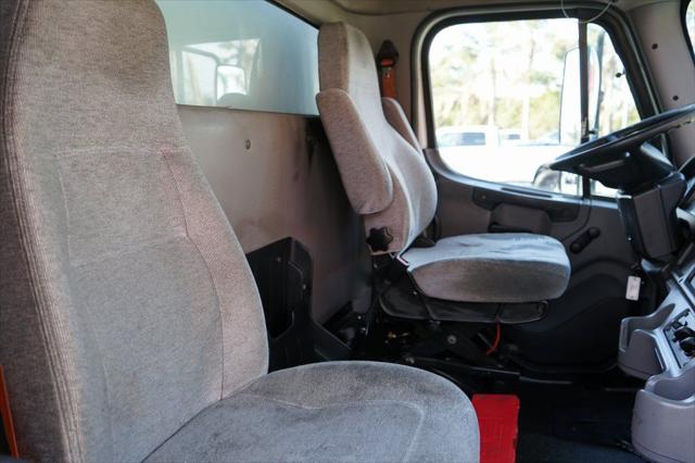 2013 Freightliner M2 106