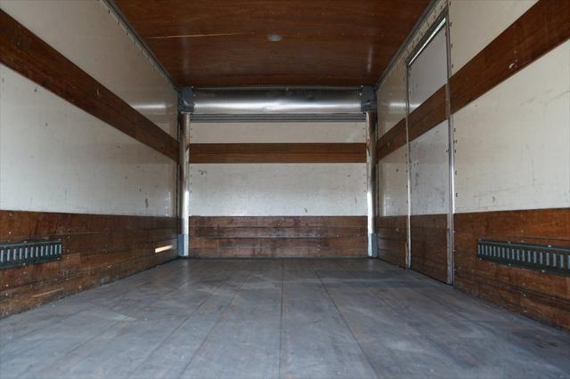 2013 Freightliner M2 106