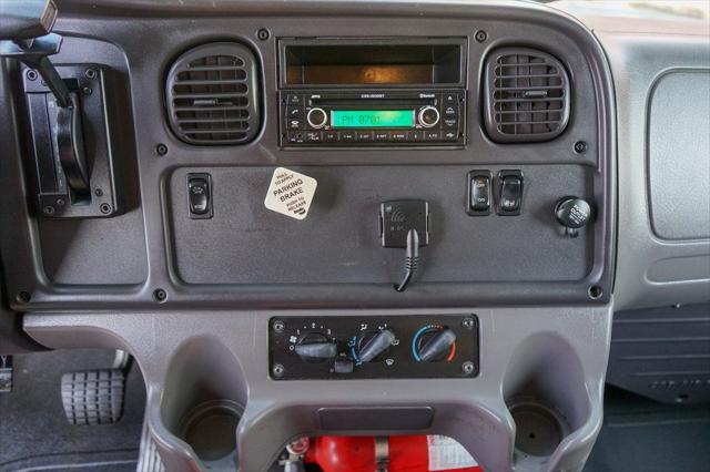 2013 Freightliner M2 106