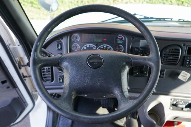 2013 Freightliner M2 106