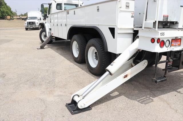 2017 Freightliner M2 106