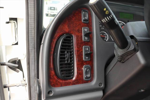 2017 Freightliner M2 106