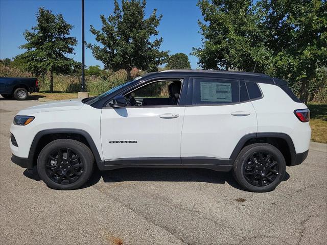 2024 Jeep Compass COMPASS LATITUDE 4X4