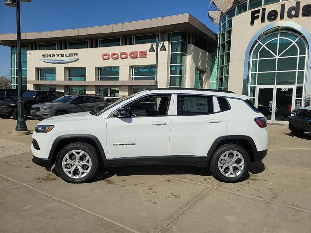 2024 Jeep Compass COMPASS LATITUDE 4X4