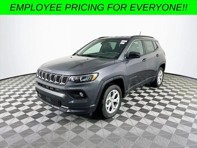 2024 Jeep Compass COMPASS LATITUDE 4X4