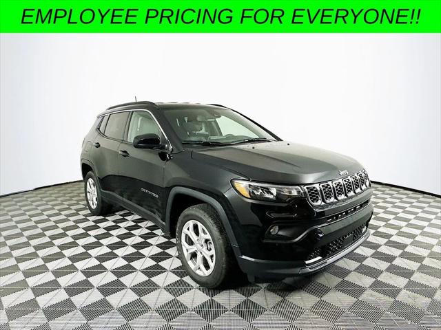 2024 Jeep Compass COMPASS LATITUDE 4X4