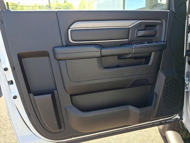 2024 Ram 3500 Chassis Cab Tradesman/SLT