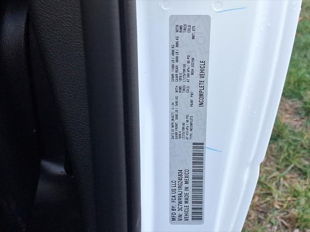 2024 Ram 3500 Chassis Cab Tradesman/SLT