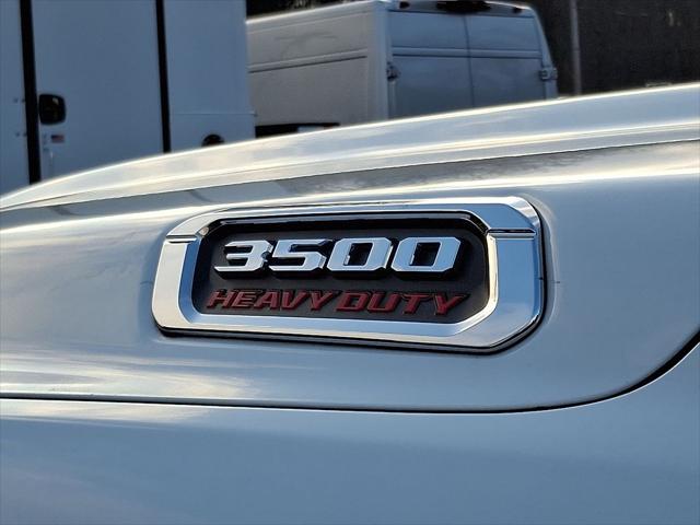 2024 Ram 3500 Chassis Cab Tradesman/SLT