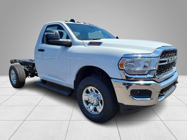 2024 RAM Ram 3500 Chassis Cab RAM 3500 TRADESMAN CHASSIS REGULAR CAB 4X4 60 CA