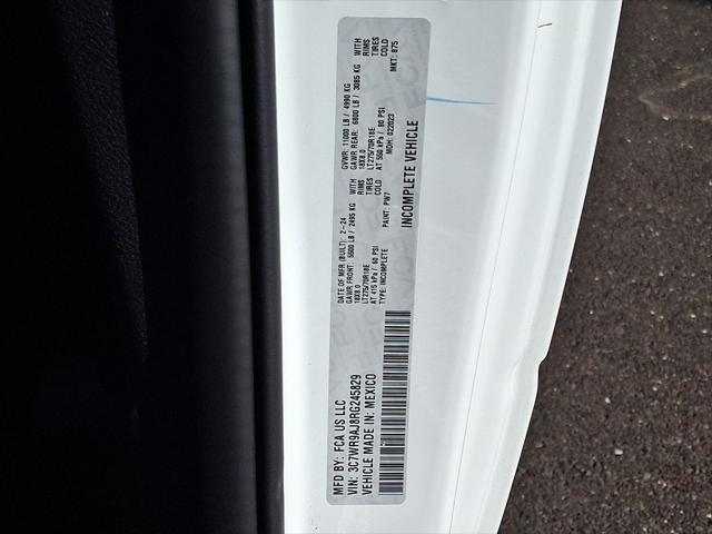 2024 Ram 3500 Chassis Cab Tradesman/SLT