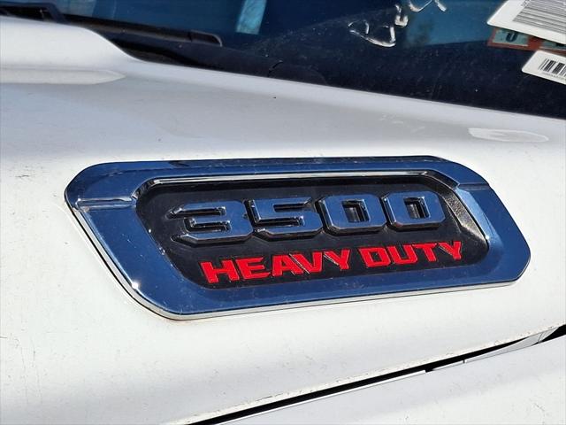 2024 Ram 3500 Chassis Cab Tradesman/SLT