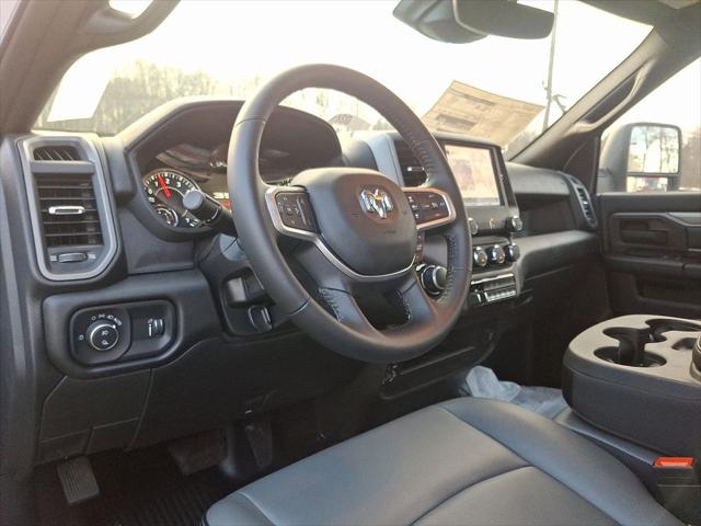 2024 Ram 3500 Chassis Cab Tradesman/SLT