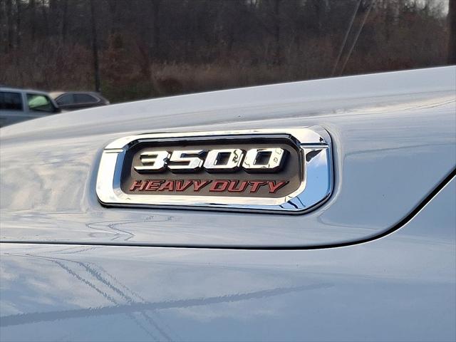 2024 Ram 3500 Chassis Cab Tradesman/SLT