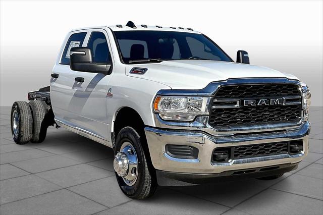 2024 RAM Ram 3500 Chassis Cab RAM 3500 TRADESMAN CREW CAB CHASSIS 4X4 60 CA