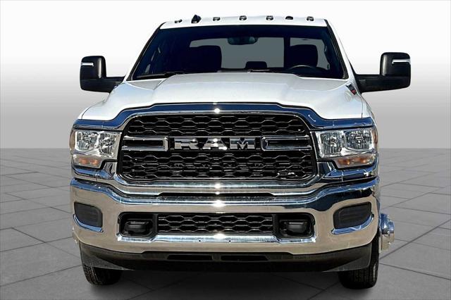 2024 RAM Ram 3500 Chassis Cab RAM 3500 TRADESMAN CREW CAB CHASSIS 4X4 60 CA