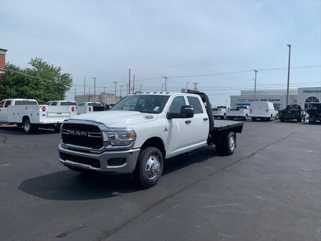 2024 RAM Ram 3500 Chassis Cab RAM 3500 TRADESMAN CREW CAB CHASSIS 4X4 60 CA