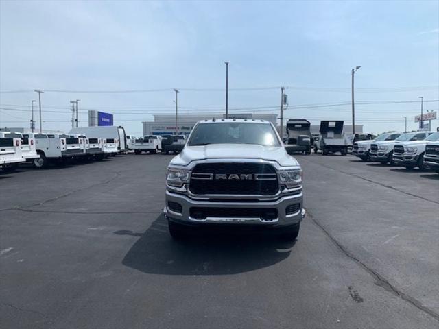 2024 RAM Ram 3500 Chassis Cab RAM 3500 TRADESMAN CREW CAB CHASSIS 4X4 60 CA