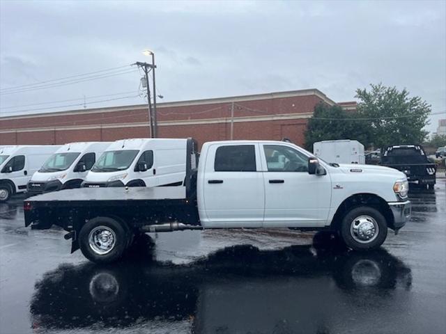 2024 RAM Ram 3500 Chassis Cab RAM 3500 TRADESMAN CREW CAB CHASSIS 4X4 60 CA