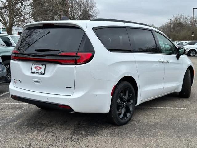 2024 Chrysler Pacifica PACIFICA TOURING L AWD