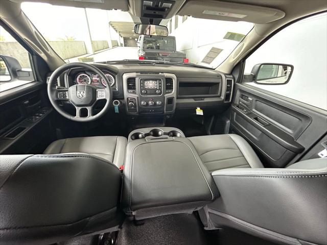 2024 RAM Ram 1500 Classic RAM 1500 CLASSIC TRADESMAN QUAD CAB 4X2 64 BOX