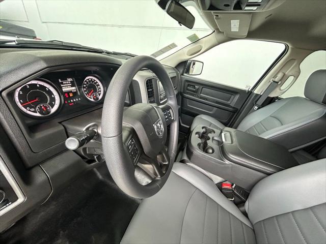 2024 RAM Ram 1500 Classic RAM 1500 CLASSIC TRADESMAN QUAD CAB 4X2 64 BOX