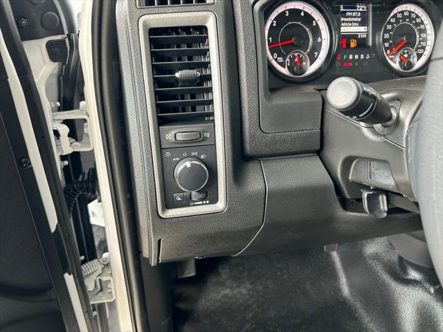 2024 RAM Ram 1500 Classic RAM 1500 CLASSIC TRADESMAN QUAD CAB 4X2 64 BOX