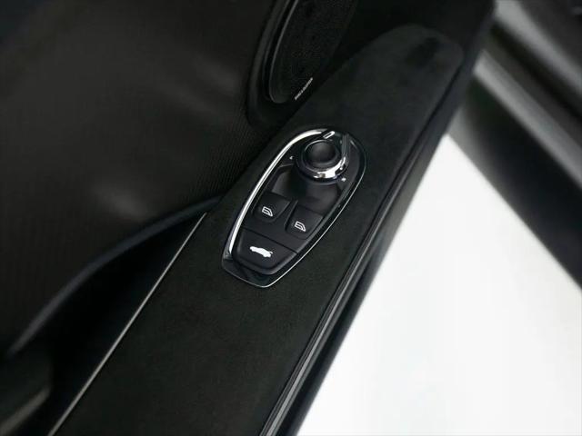2022 Aston Martin DBS Superleggera