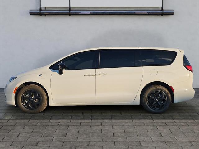 2024 Chrysler Pacifica Hybrid PACIFICA PLUG-IN HYBRID S APPEARANCE