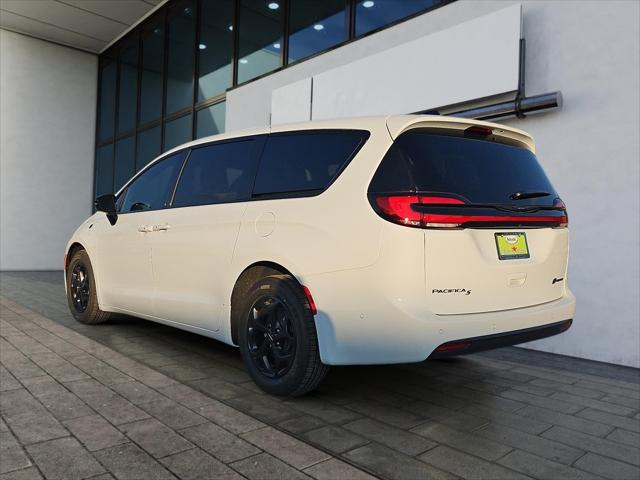 2024 Chrysler Pacifica Hybrid PACIFICA PLUG-IN HYBRID S APPEARANCE