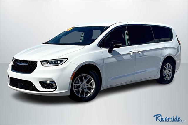 2024 Chrysler Pacifica PACIFICA TOURING L