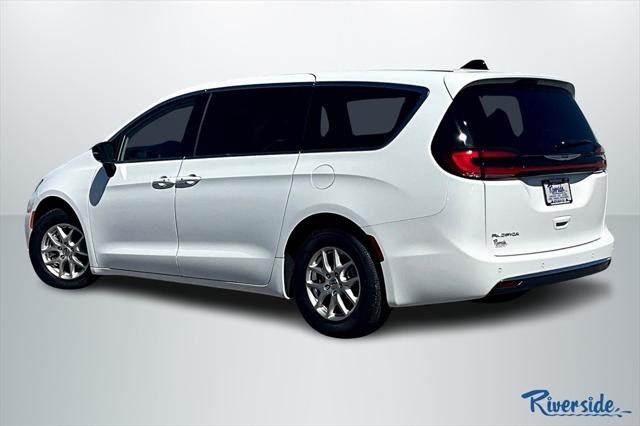 2024 Chrysler Pacifica PACIFICA TOURING L