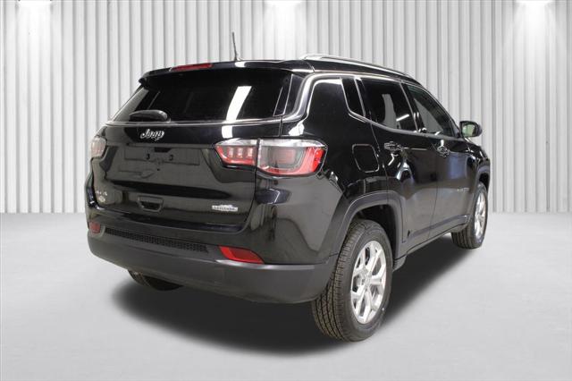 2024 Jeep Compass COMPASS LATITUDE 4X4