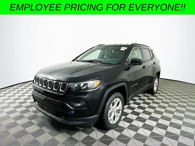 2024 Jeep Compass COMPASS LATITUDE 4X4